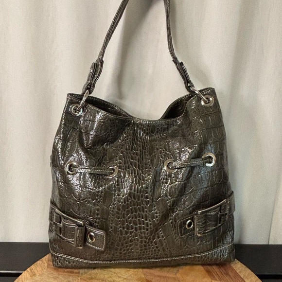 Metallic Green Croc-Embossed Shoulder Bag – Statement Y2K Style - Picture 2 of 14